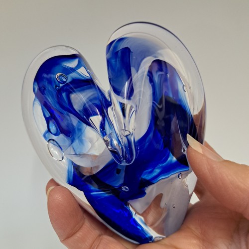 Click to view detail for DG-167 Blown Glass Heart Blue Cobalt $112